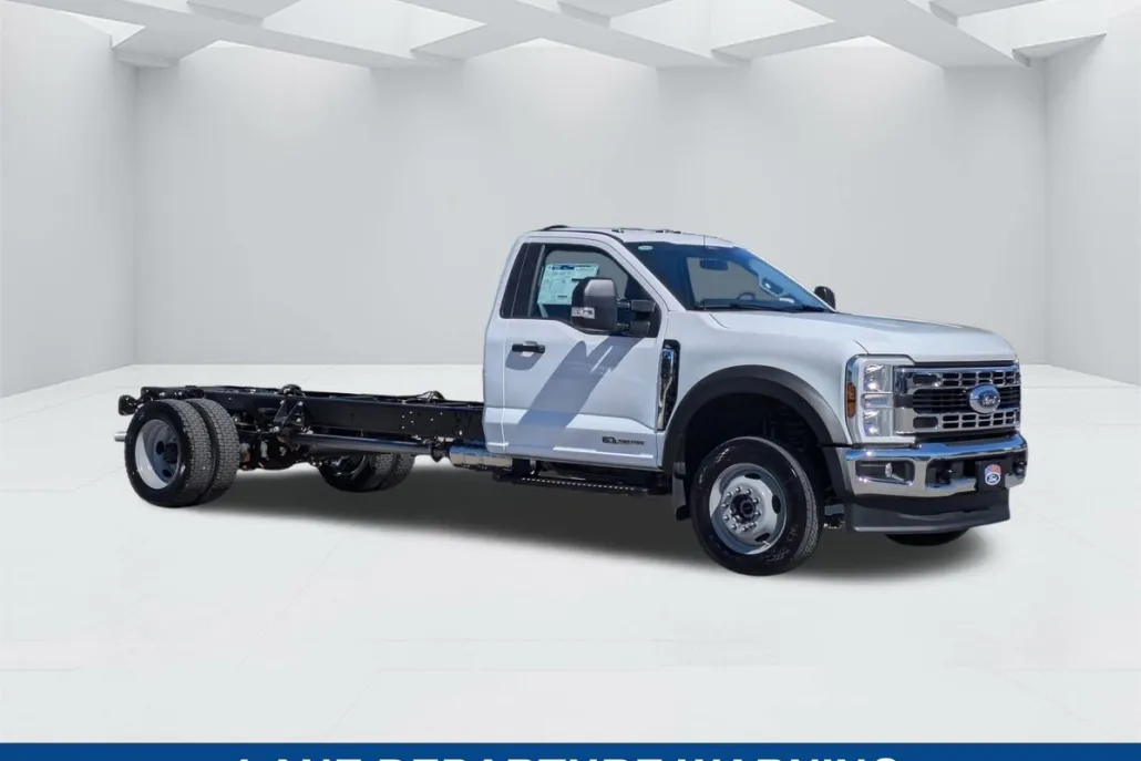 2025 Ford F-550 photo 1
