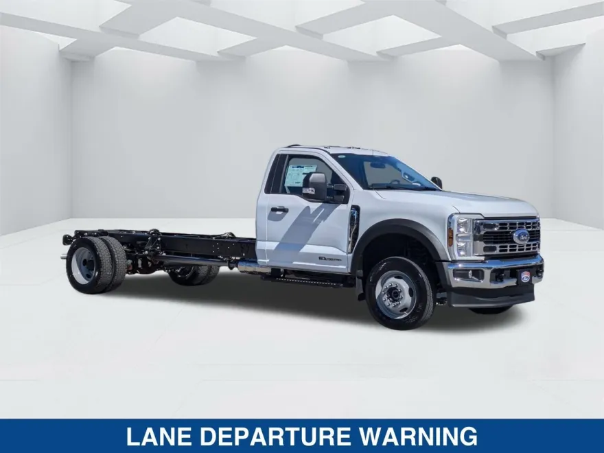 2025 Ford F-550 photo 1