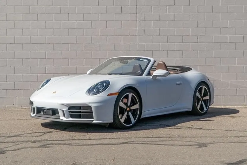 2025 Porsche 911 T photo 1