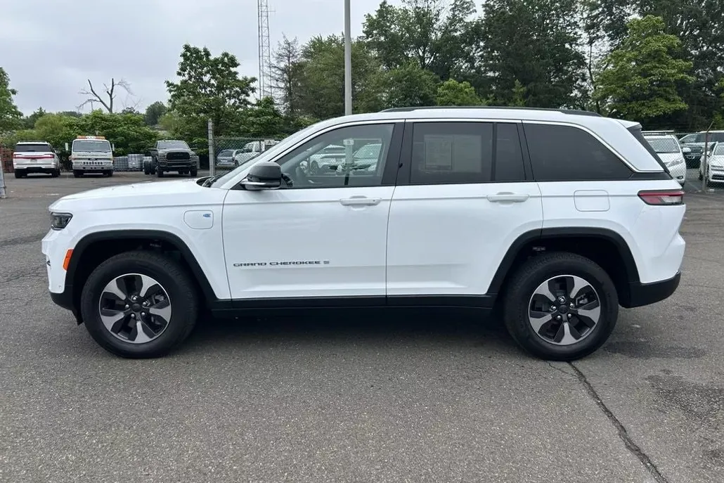 2023 Jeep Grand Cherokee 4xe Base photo 1
