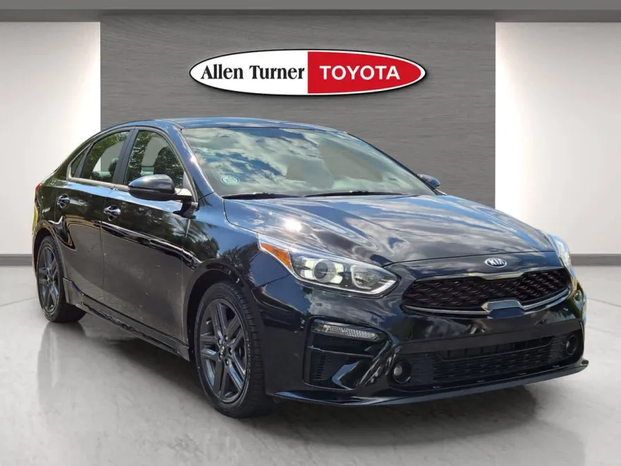 2021 Kia Forte GT-Line photo 1