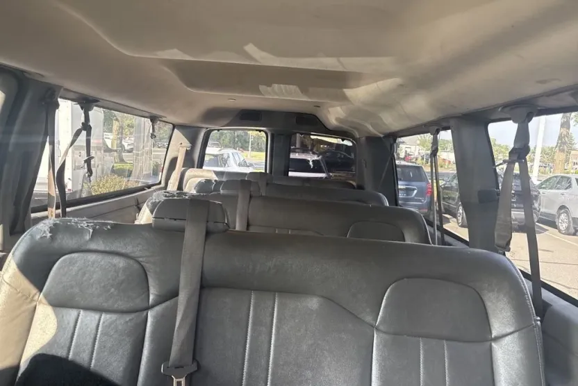 2016 Chevrolet Express Passenger 3500 LS photo 1