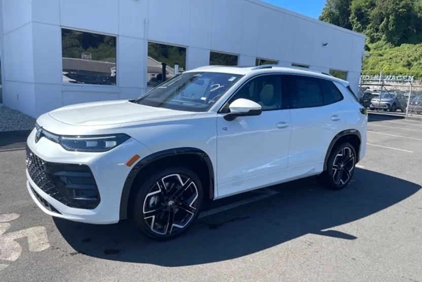 2025 Volkswagen Tiguan SEL R-Line Black photo 1