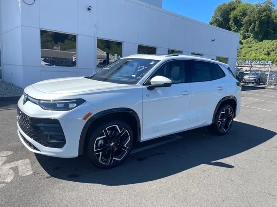 2025 Volkswagen Tiguan SEL R-Line Black photo 1