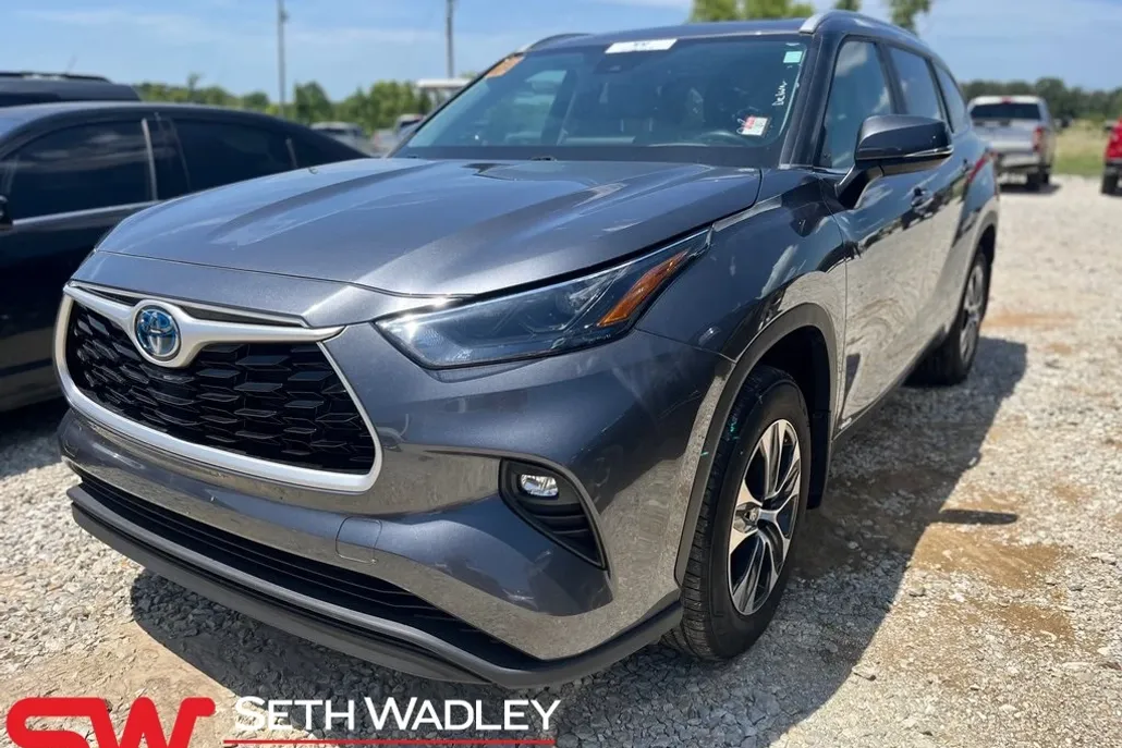 2023 Toyota Highlander Hybrid XLE photo 1
