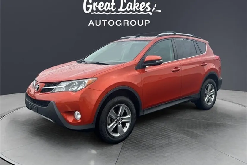 2015 Toyota RAV4 XLE photo 1