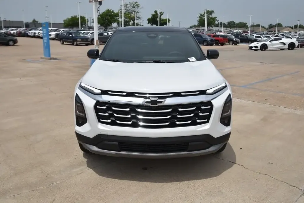 2026 Chevrolet Equinox LT photo 1