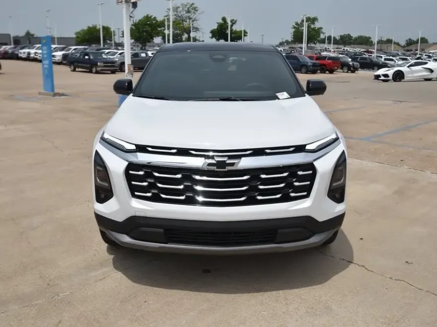 2026 Chevrolet Equinox LT photo 1