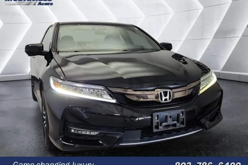 2016 Honda Accord Touring photo 1