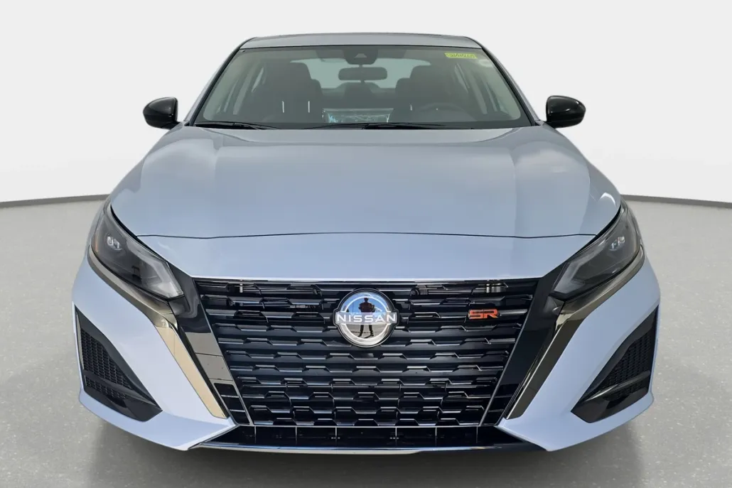 2025 Nissan Altima SR photo 1