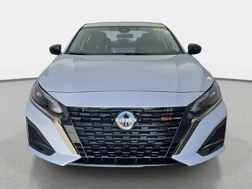 2025 Nissan Altima SR photo 1
