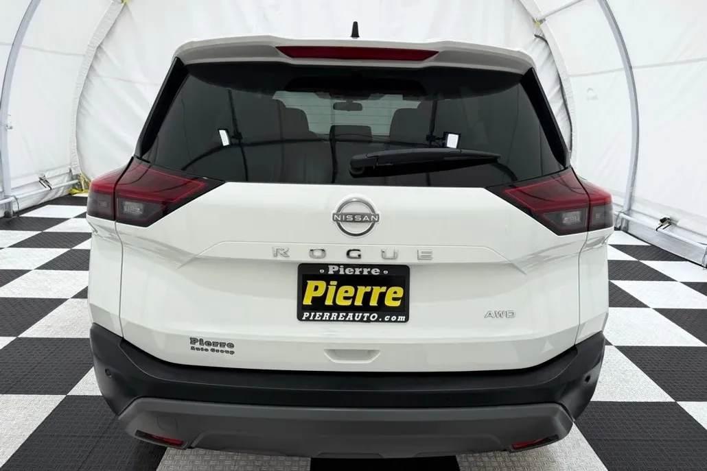 2022 Nissan Rogue S photo 1