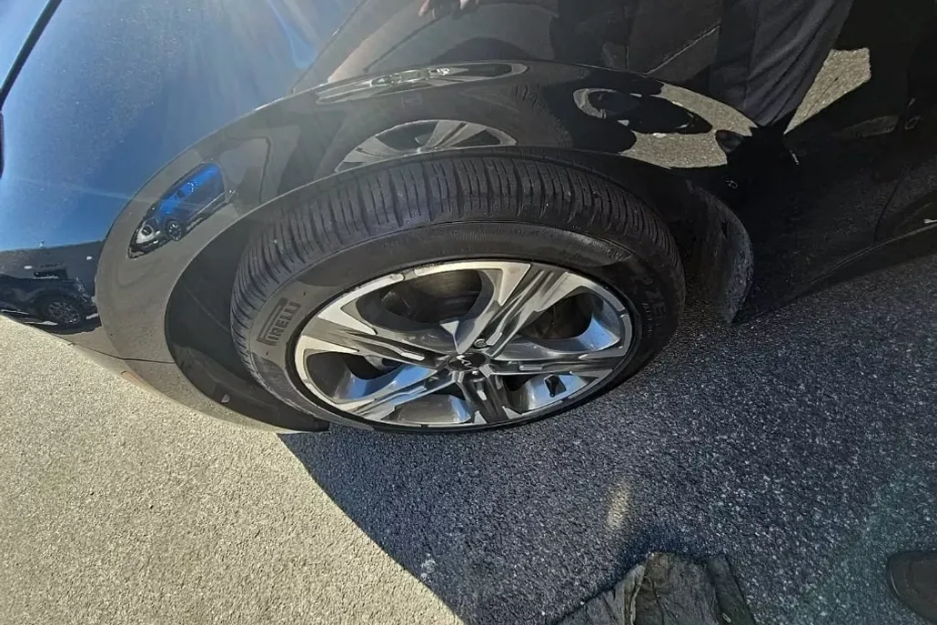 2023 Kia K5 EX photo 1