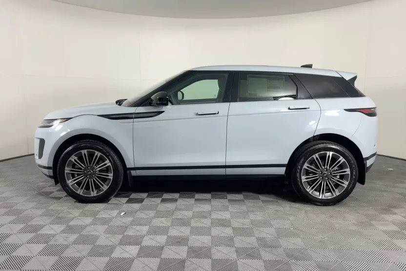 2026 Land Rover Range Rover Evoque S photo 1