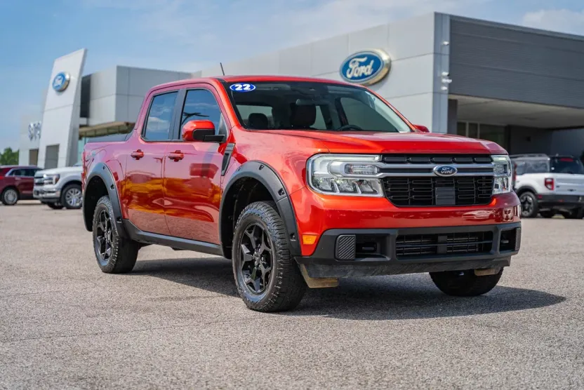 2022 Ford Maverick Lariat photo 1