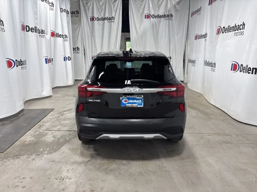2022 Kia Seltos LX photo 1