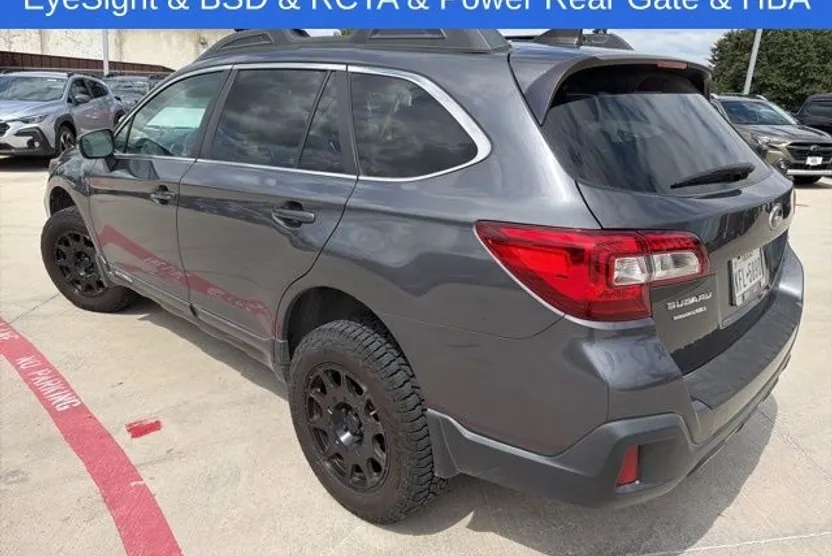 2018 Subaru Outback 2.5i Premium photo 1