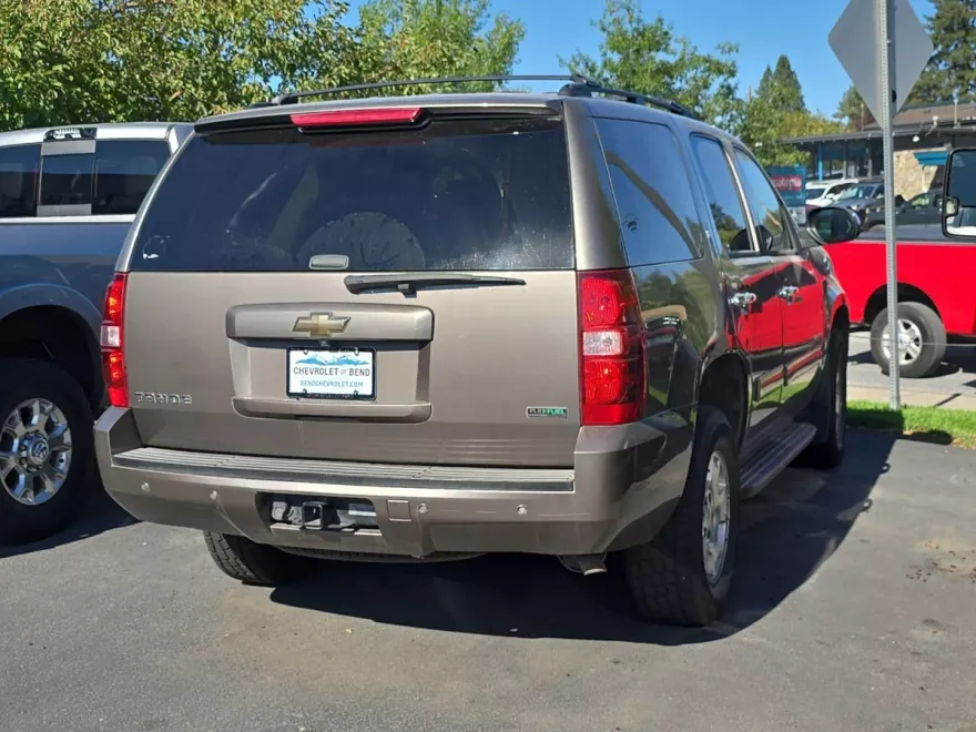2011 Chevrolet Tahoe LT photo 1