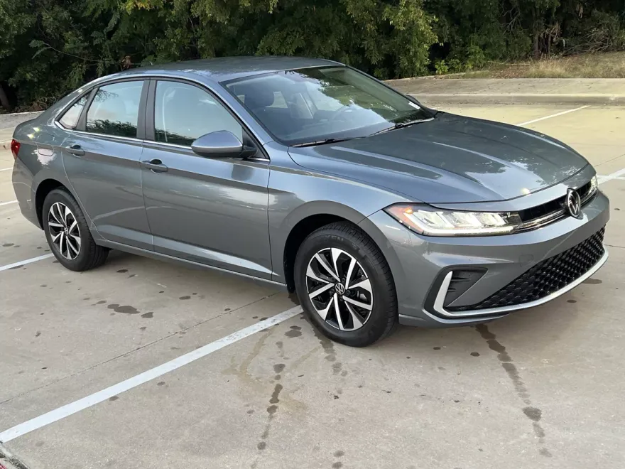 2025 Volkswagen Jetta S photo 1