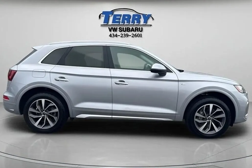 2022 Audi Q5 45 S line Premium photo 1