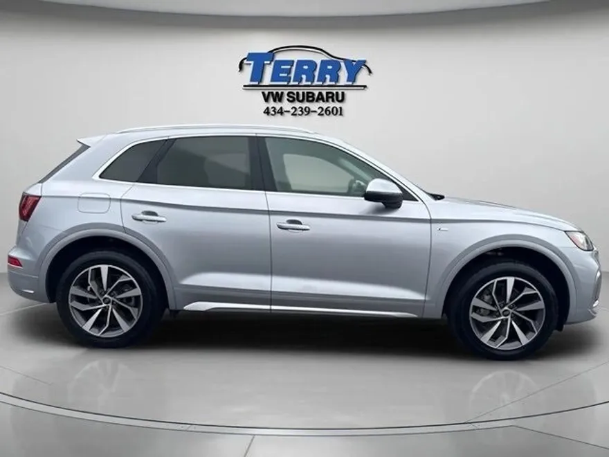 2022 Audi Q5 45 S line Premium photo 1
