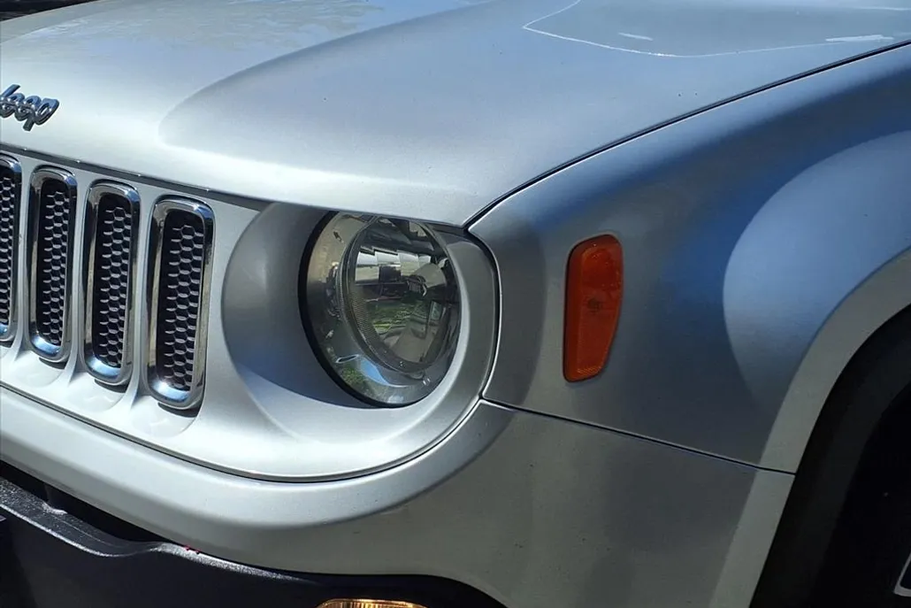 2016 Jeep Renegade Limited photo 1