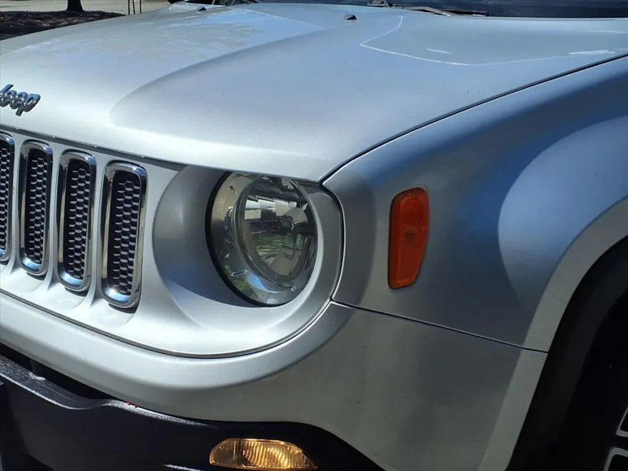 2016 Jeep Renegade Limited photo 1