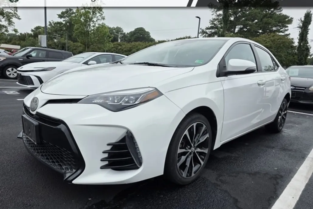 2017 Toyota Corolla L photo 1