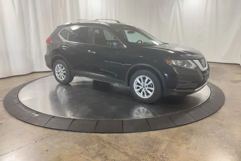 2017 Nissan Rogue SV AWD photo 1