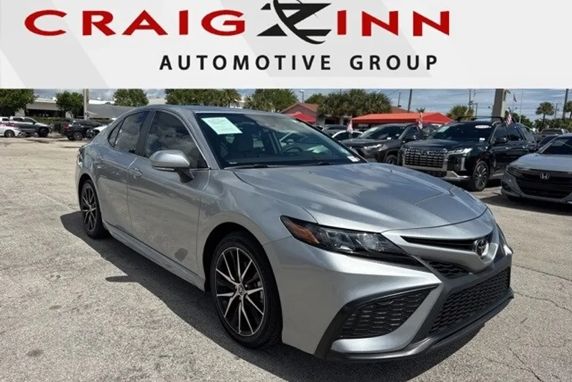 2024 Toyota Camry SE photo 1
