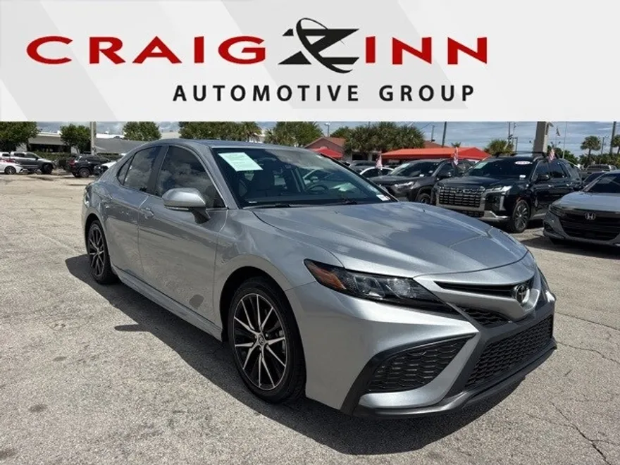 2024 Toyota Camry SE photo 1