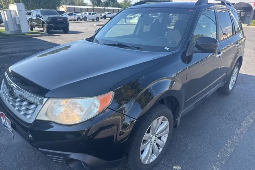 2011 Subaru Forester 2.5X Premium photo 1