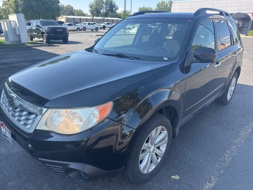 2011 Subaru Forester 2.5X Premium photo 1