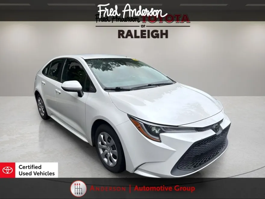 2022 Toyota Corolla LE photo 1