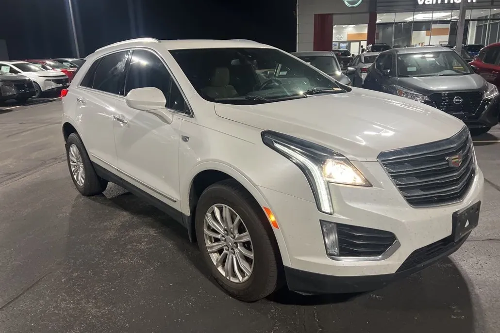 2017 Cadillac XT5 Base photo 1