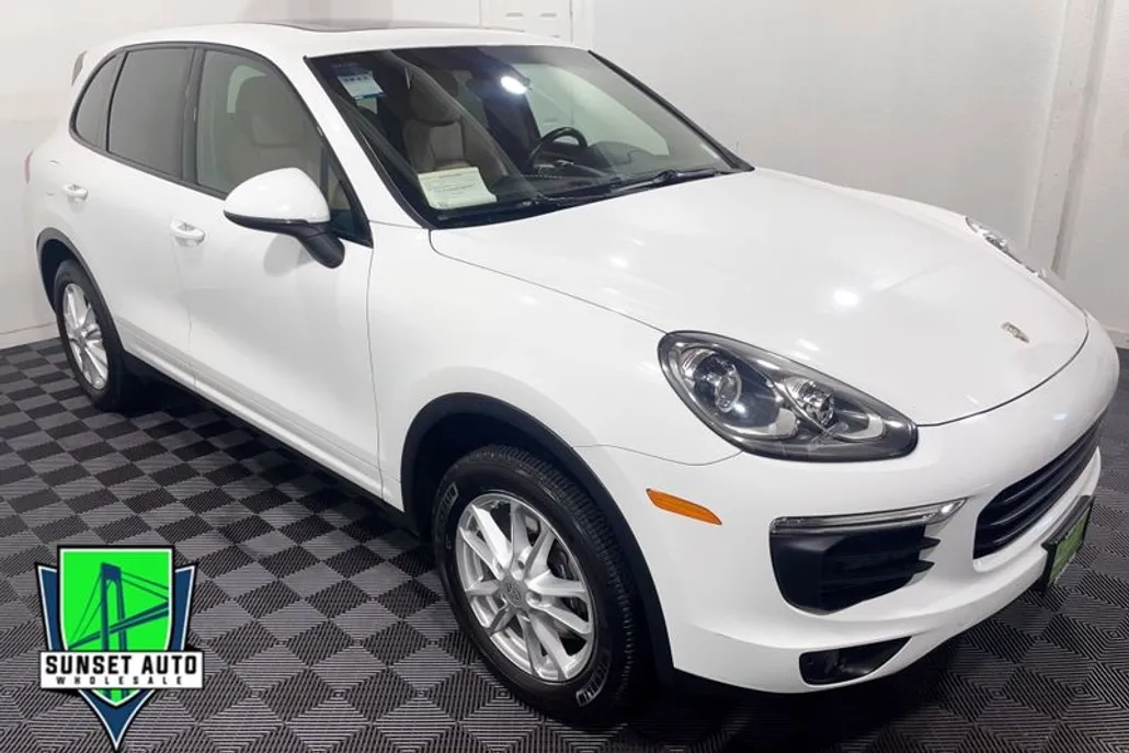 2016 Porsche Cayenne Base photo 1