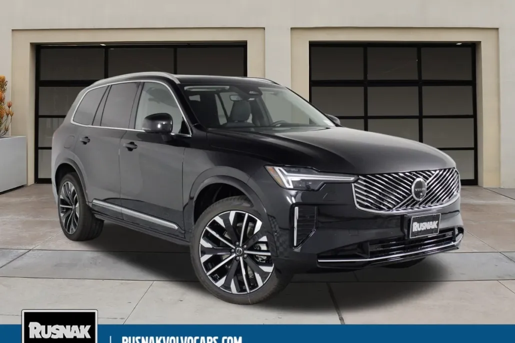 2026 Volvo XC90 B5 Plus photo 1