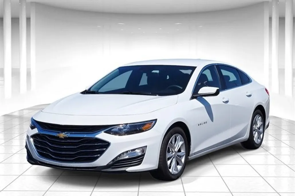 2024 Chevrolet Malibu 1LT photo 1