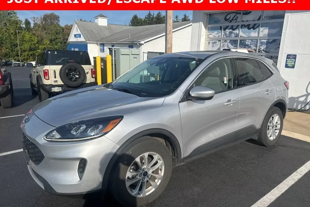 2020 Ford Escape SE photo 1