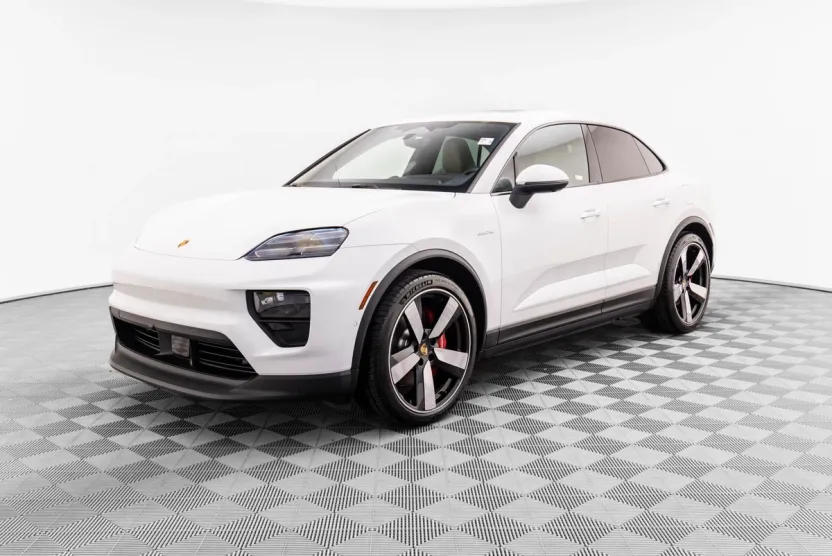 2025 Porsche Macan Electric photo 1