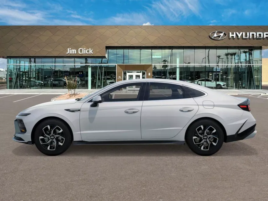 2025 Hyundai Sonata SEL photo 1