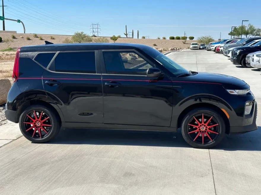 2020 Kia Soul LX S X-Line photo 1