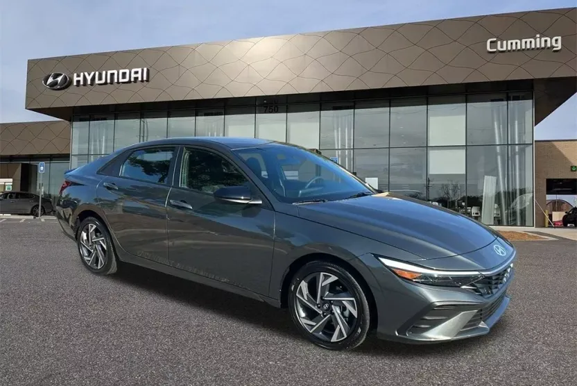 2025 Hyundai Elantra SEL Sport photo 1