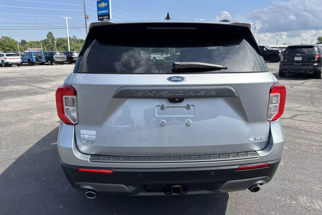2022 Ford Explorer XLT photo 1