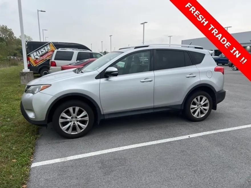 2015 Toyota RAV4 Limited photo 1