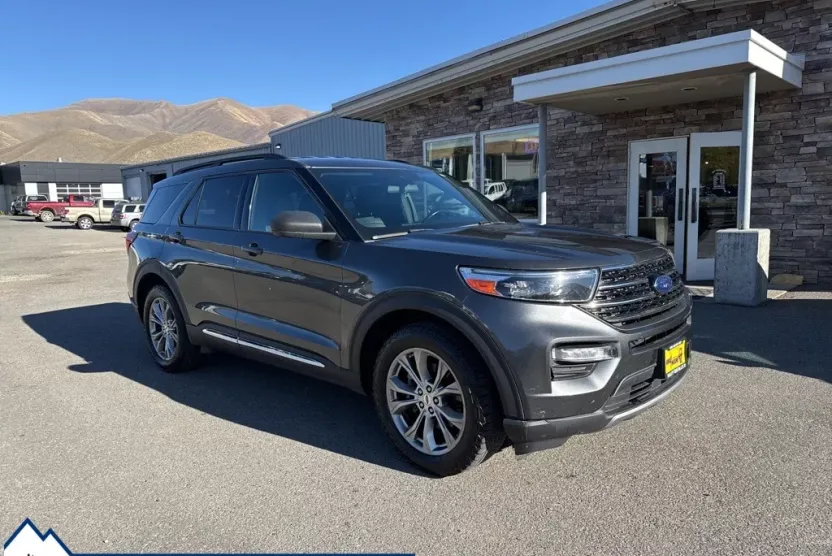 2020 Ford Explorer XLT photo 1