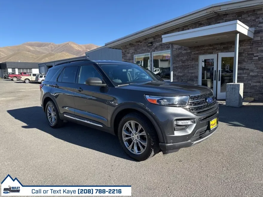 2020 Ford Explorer XLT photo 1