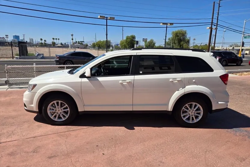 2018 Dodge Journey SXT photo 1
