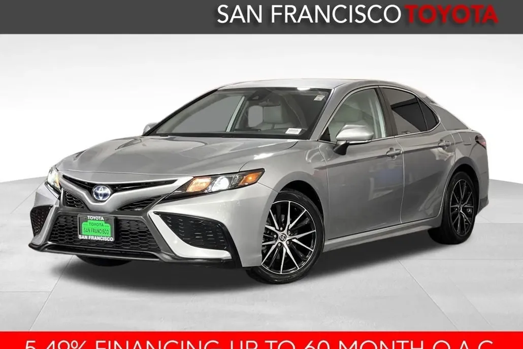 2022 Toyota Camry Hybrid SE photo 1