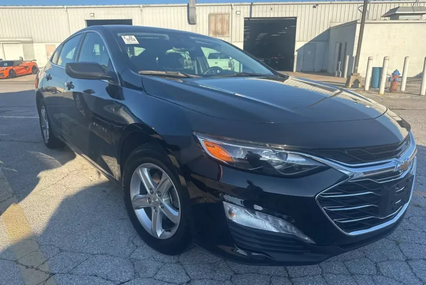 2024 Chevrolet Malibu 1LT photo 1